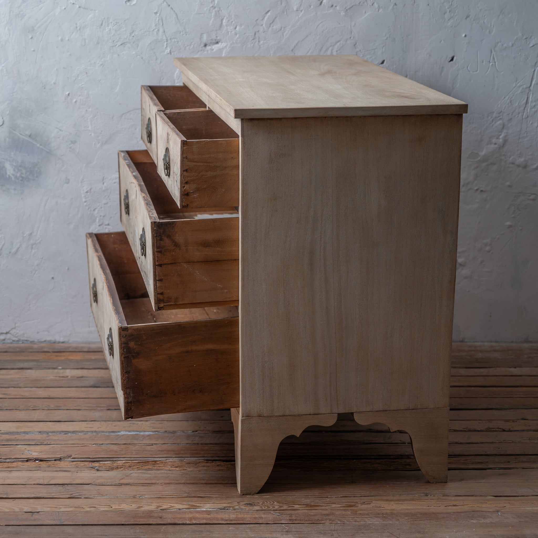 Georgian Mahogany Chest of Drawers, 18th Century