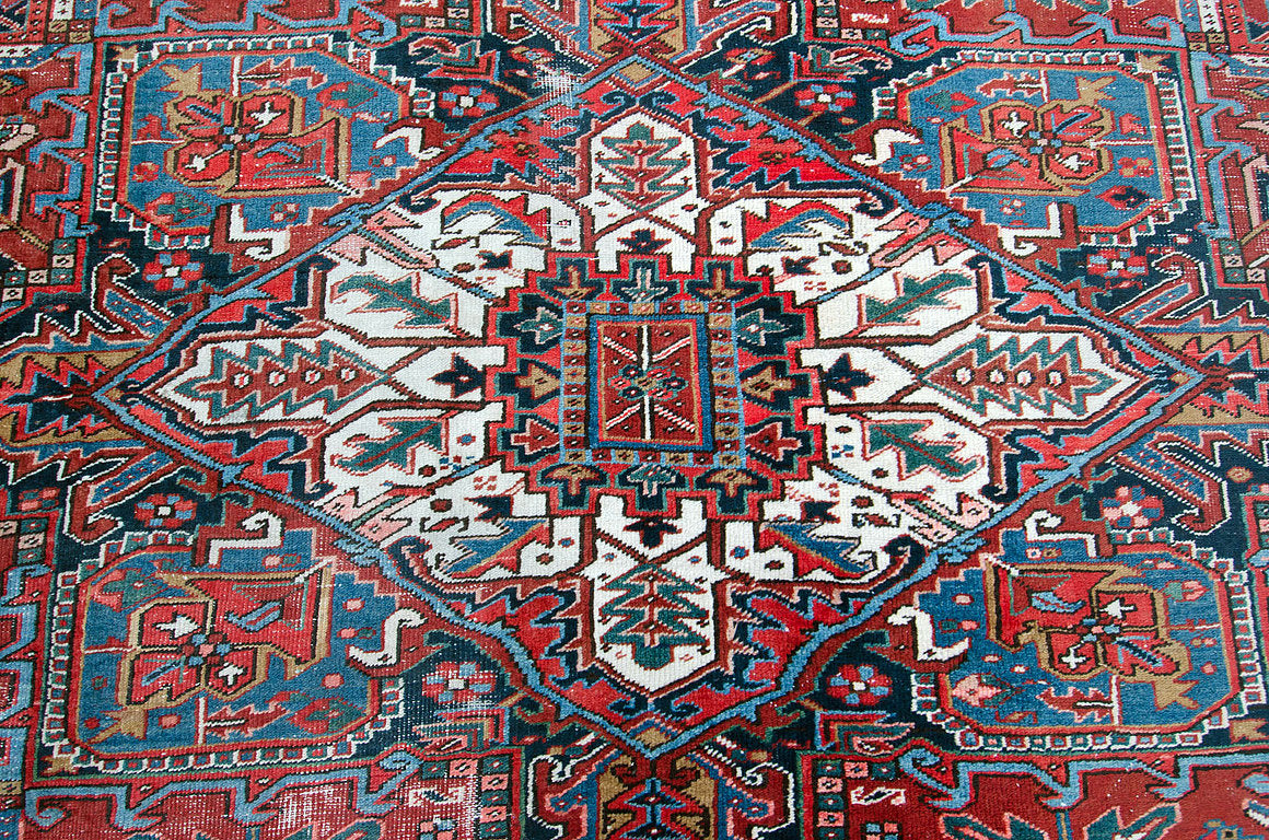 1920s Large Heriz Rug - 11′4″ × 14′1″