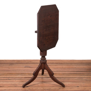 Virginia Walnut Candlestand, c.1820