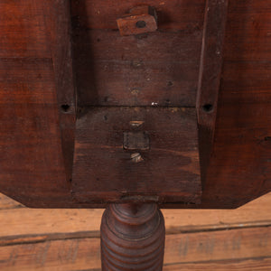 Virginia Walnut Candlestand, c.1820