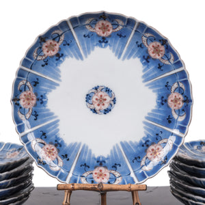 13 Chinese Kangxi Imari Plates, 18th Century